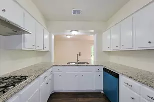 7426 Navasota St, Houston, TX 77016 - Photo 11