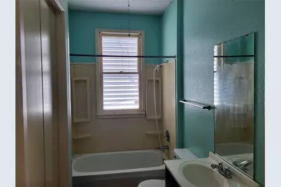 4401 Avenue Q 1/2 #2, Galveston, TX 77550 - Photo 3