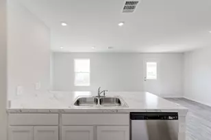 1235 SS Brewer Dr, Vidor, TX 77662 - Photo 9