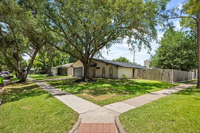2002 Eastfield Circle, Missouri City, TX 77459 - Photo 3