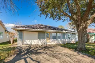 714 W 7th St, Freeport, TX 77541 - Photo 3