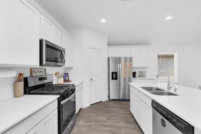 25042 Lindsey Lane, Magnolia, TX 77354 - Photo 9