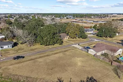 105 Alice Street, Anahuac, TX 77514 - Photo 33