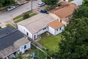 7113 Sycamore Dr, Galveston, TX 77551 - Photo 23