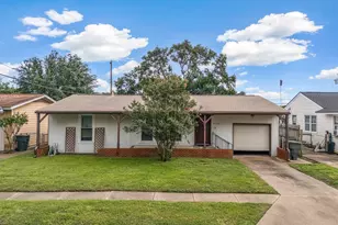 7113 Sycamore Dr, Galveston, TX 77551 - Photo 1
