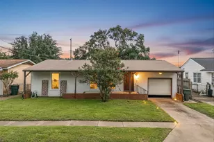 7113 Sycamore Dr, Galveston, TX 77551 - Photo 3