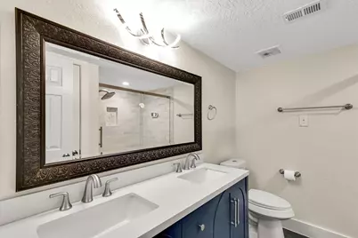 7 April Point Drive N, Conroe, TX 77356 - Photo 9