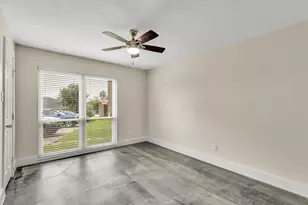 7 April Point Dr N, Conroe, TX 77356 - Photo 7