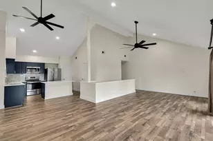 7 April Point Dr N, Conroe, TX 77356 - Photo 15