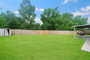 226 Persimmon Dr, Baytown, TX 77520 - Photo 23