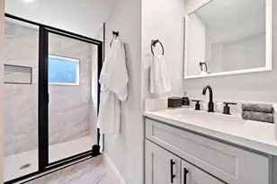 2512 Calumet St, Houston, TX 77004 - Photo 27