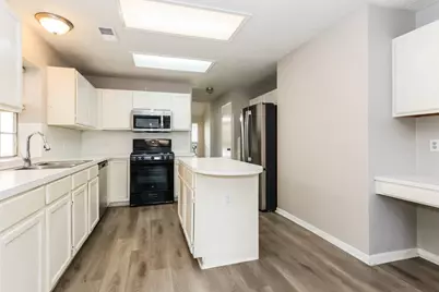 4910 Stone Harbor Drive, Friendswood, TX 77546 - Photo 9