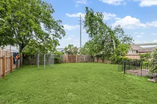 1206 Shearn St, Houston, TX 77007 - Photo 9