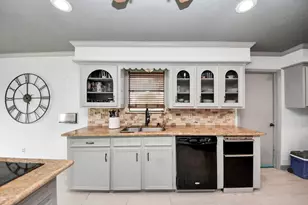 2514 Loganberry Cir, Seabrook, TX 77586 - Photo 11