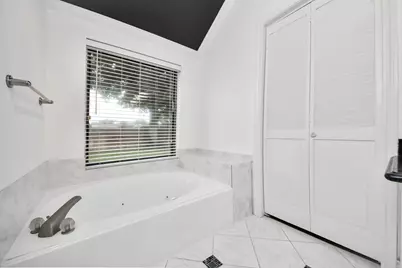 15818 Sweetwater Creek Drive, Houston, TX 77095 - Photo 31