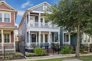 634 W 17th St, Houston, TX 77008 - Photo 1