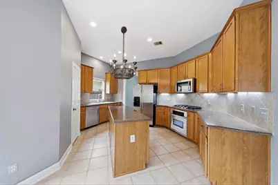 18 E Bonny Branch Street, The Woodlands, TX 77382 - Photo 15