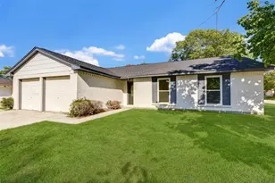 16813 Glen Eagle Dr N, Conroe, TX 77385 - Photo 1