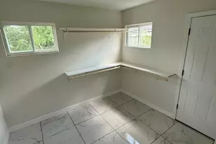 5950 Southville St, Houston, TX 77033 - Photo 7