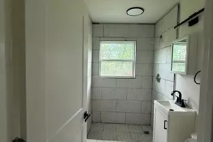 5950 Southville St, Houston, TX 77033 - Photo 5