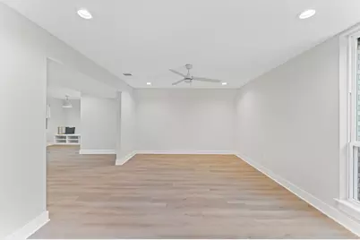 10607 Overbrook Lane, Houston, TX 77042 - Photo 9