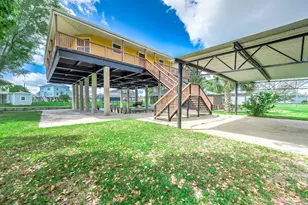 302 Palm Dr, Liverpool, TX 77577 - Photo 3