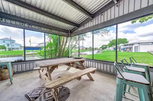 302 Palm Dr, Liverpool, TX 77577 - Photo 29