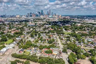 4 Canal Ct, Houston, TX 77011 - Photo 1