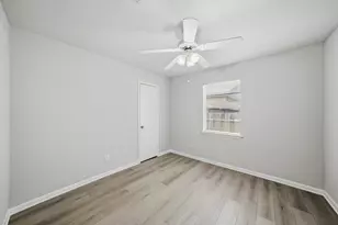 9036 Kerrwood Ln, Houston, TX 77080 - Photo 7