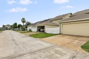11736 Chanteloup Dr, Houston, TX 77047 - Photo 21