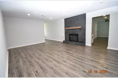 15711 Blackhawk Boulevard, Friendswood, TX 77546 - Photo 3