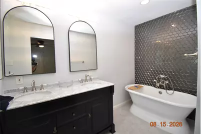 15711 Blackhawk Boulevard, Friendswood, TX 77546 - Photo 13