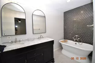15711 Blackhawk Blvd, Friendswood, TX 77546 - Photo 13