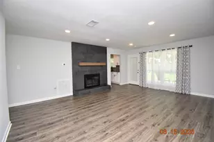 15711 Blackhawk Blvd, Friendswood, TX 77546 - Photo 11