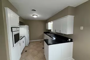 7306 Troulon Dr, Houston, TX 77074 - Photo 5