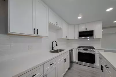 1985 Sherwood Forest Street, Houston, TX 77043 - Photo 9