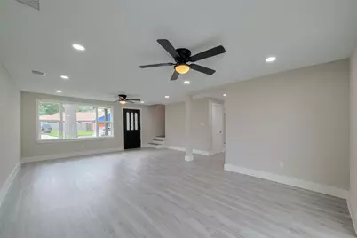 1985 Sherwood Forest Street, Houston, TX 77043 - Photo 5