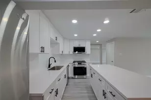 1985 Sherwood Forest St, Houston, TX 77043 - Photo 11