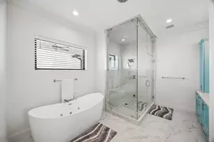 403 Hana Dr, Tiki Island, TX 77554 - Photo 17