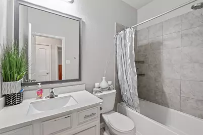 526 Heron Bay Circle, La Porte, TX 77571 - Photo 11