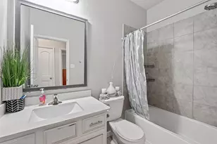 526 Heron Bay Cir, La Porte, TX 77571 - Photo 11