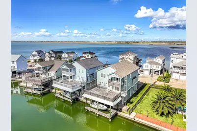 425 Jeanie Lynn Circle, Tiki Island, TX 77554 - Photo 3