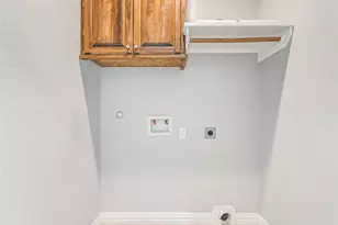 425 Jeanie Lynn Circle, Tiki Island, TX 77554 - Photo 15