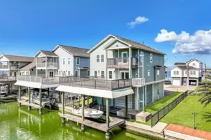 425 Jeanie Lynn Circle, Tiki Island, TX 77554 - Photo 1