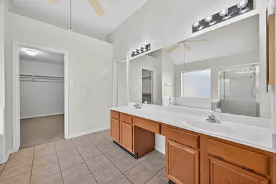 914 W Peach Hollow Circle, Pearland, TX 77584 - Photo 19