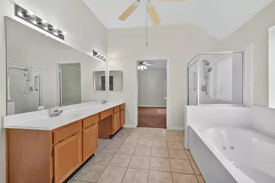 914 W Peach Hollow Circle, Pearland, TX 77584 - Photo 21