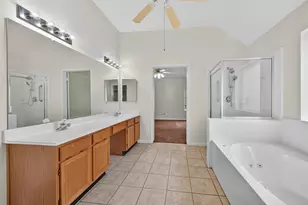 914 W Peach Hollow Cir, Pearland, TX 77584 - Photo 21
