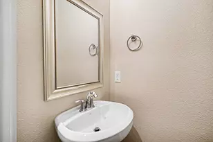 1023 Green Kensington Dr, Houston, TX 77008 - Photo 7