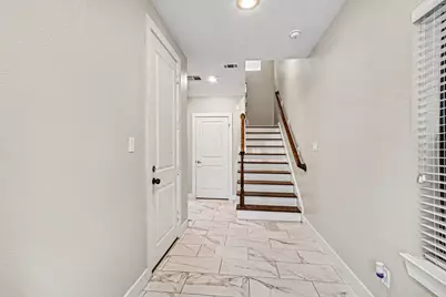 1023 Green Kensington Drive, Houston, TX 77008 - Photo 3