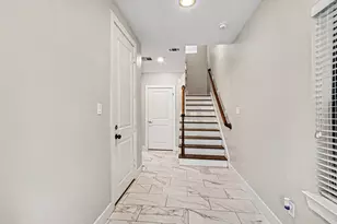 1023 Green Kensington Dr, Houston, TX 77008 - Photo 3